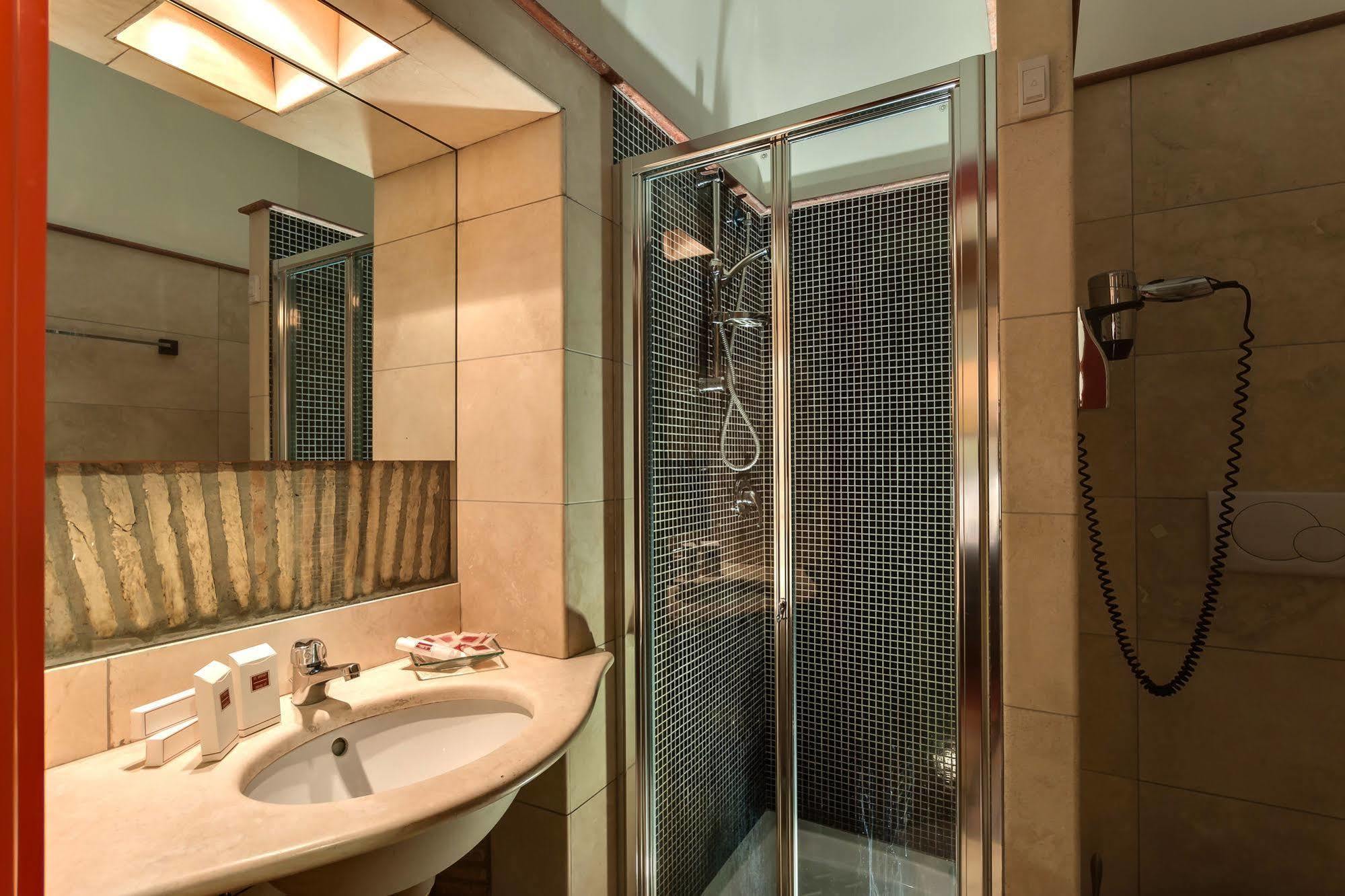 Tolentino Suites Рим Экстерьер фото